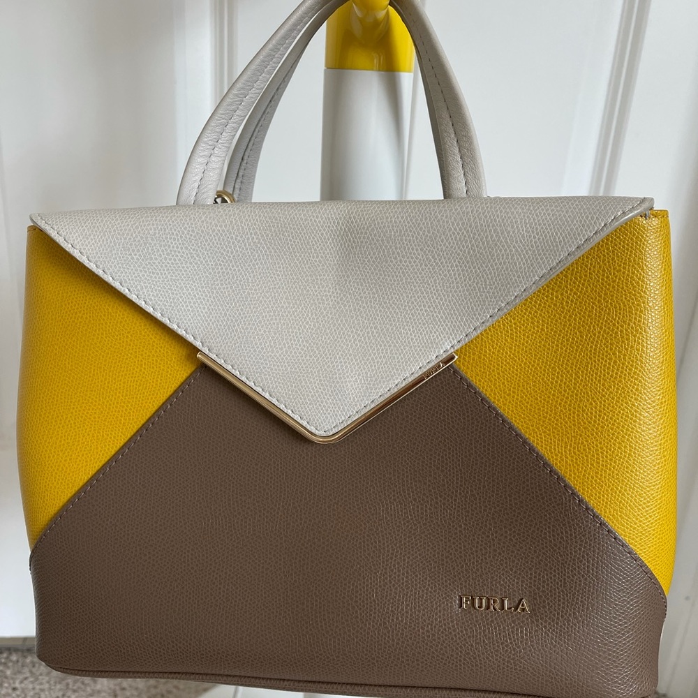Furla Leather shoulder bag with handle